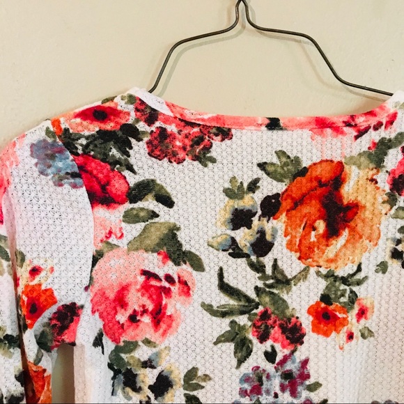 NWT Floral Waffle Knit Tie Front Top - Picture 7 of 7